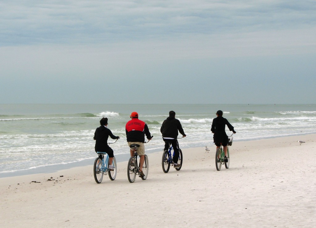 biciclete-pe-plaja_32778_20140713
