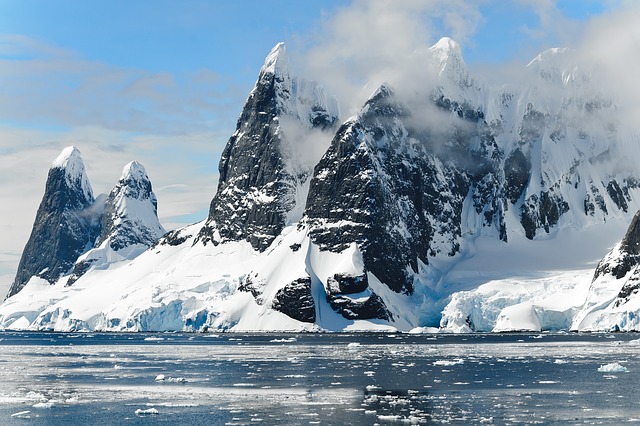 antarctica-482689_640