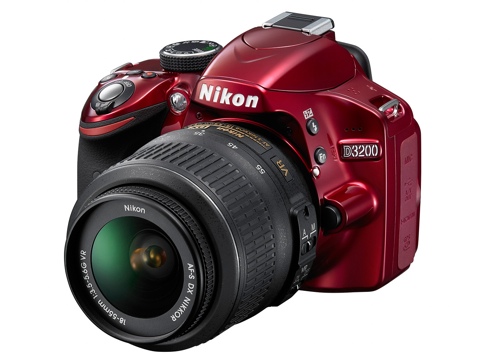 Nikon D3200, urmașul modelului D3100