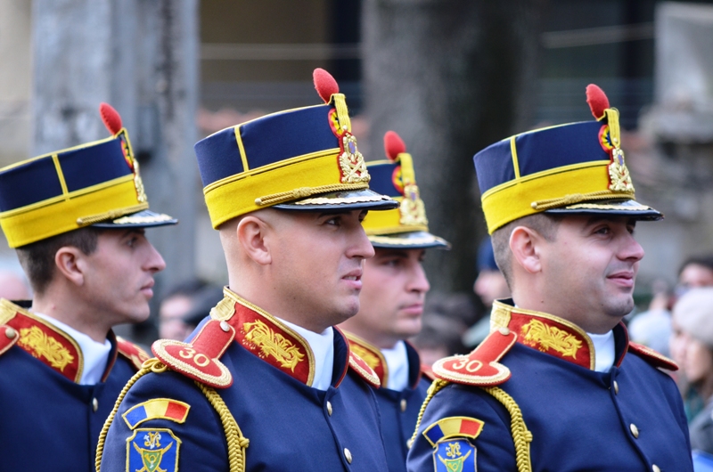 La multi ani, Romania!