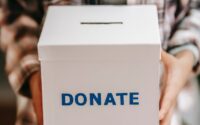 Fac donatii lunar pentru spitale, cladiri, etc. Voi?